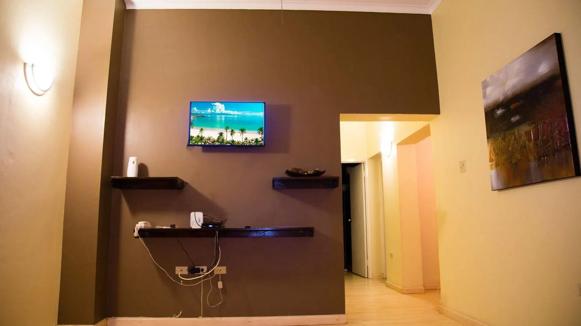 New Kingston Guest Apartment At Westbury